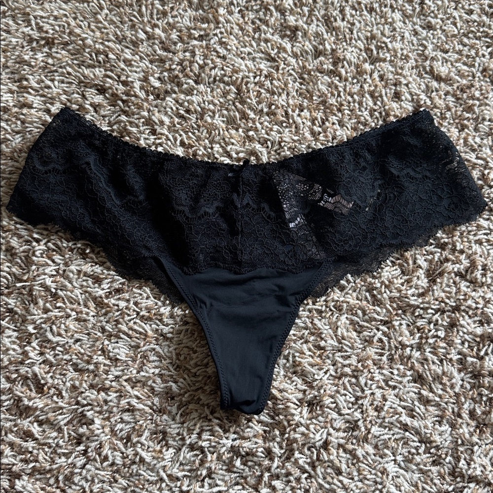 Victoria's Secret Dream Angels Wide Side Thong. Black Lace Medium M NWT